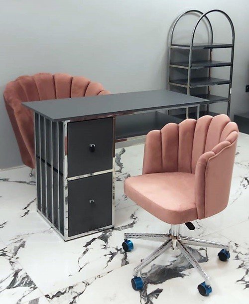 güzellik merkezi manikür uygulama