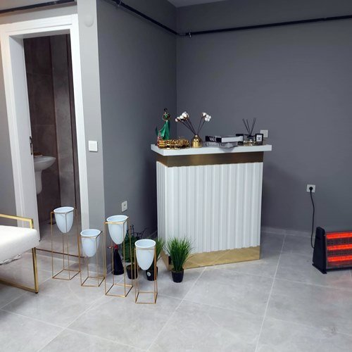 Güzellik Merkezi Müşteri Karşılama Bankosu