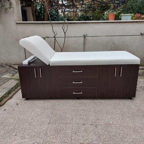 Baş Kısmı Hareketli Muayene Masası