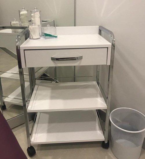 Çekmeceli Cilt Bakım Sehpası Etejeri