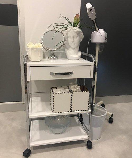 Tekerlekli Cilt Bakım Sehpası Etejeri