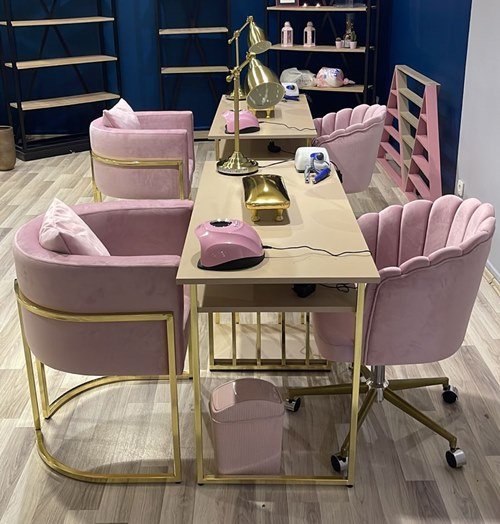 Protez Tırnak Çalışma Masası ve Kral Kafes Bekleme Koltuğu