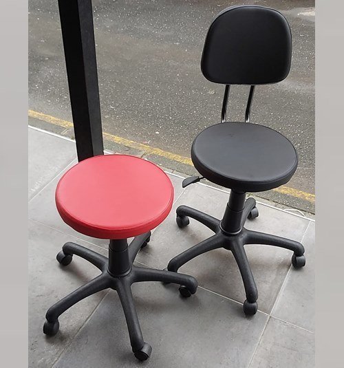 Sırtlıklı hekim tabureleri