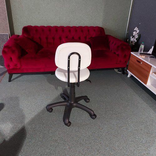 Sırtlıklı beyaz tekerlekli hekim taburesi