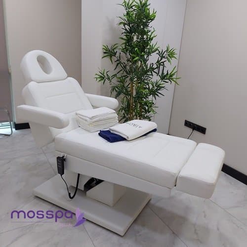 Beyaz renk 3 Motorlu Medikal Estetik Koltuğu