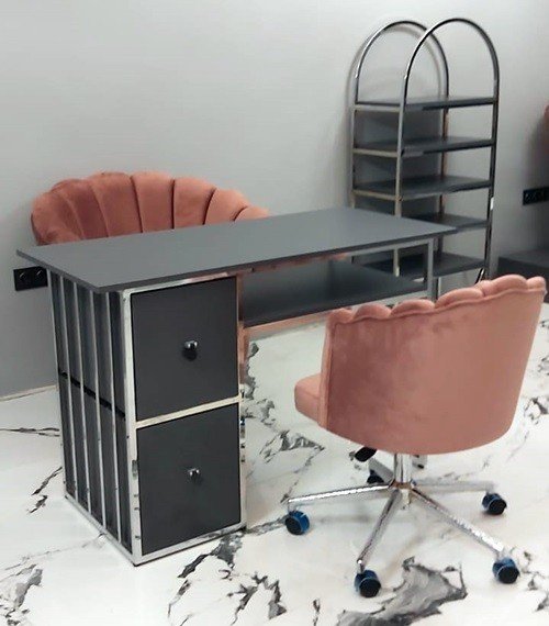 Manikür uygulama masası ve oturma grubu