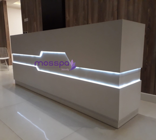 Otel lobi giriş karşılama bankosu