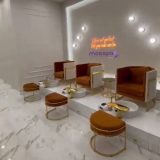 Manikür Masası & Pedikür Koltuğu Modelleri & Ledli Aynalar & Sabit Ayaklı Güzellik Merkezi Kozmetik Gold Metal Malzeme Rafı & Manikür Tırnak Çalışma Lambası