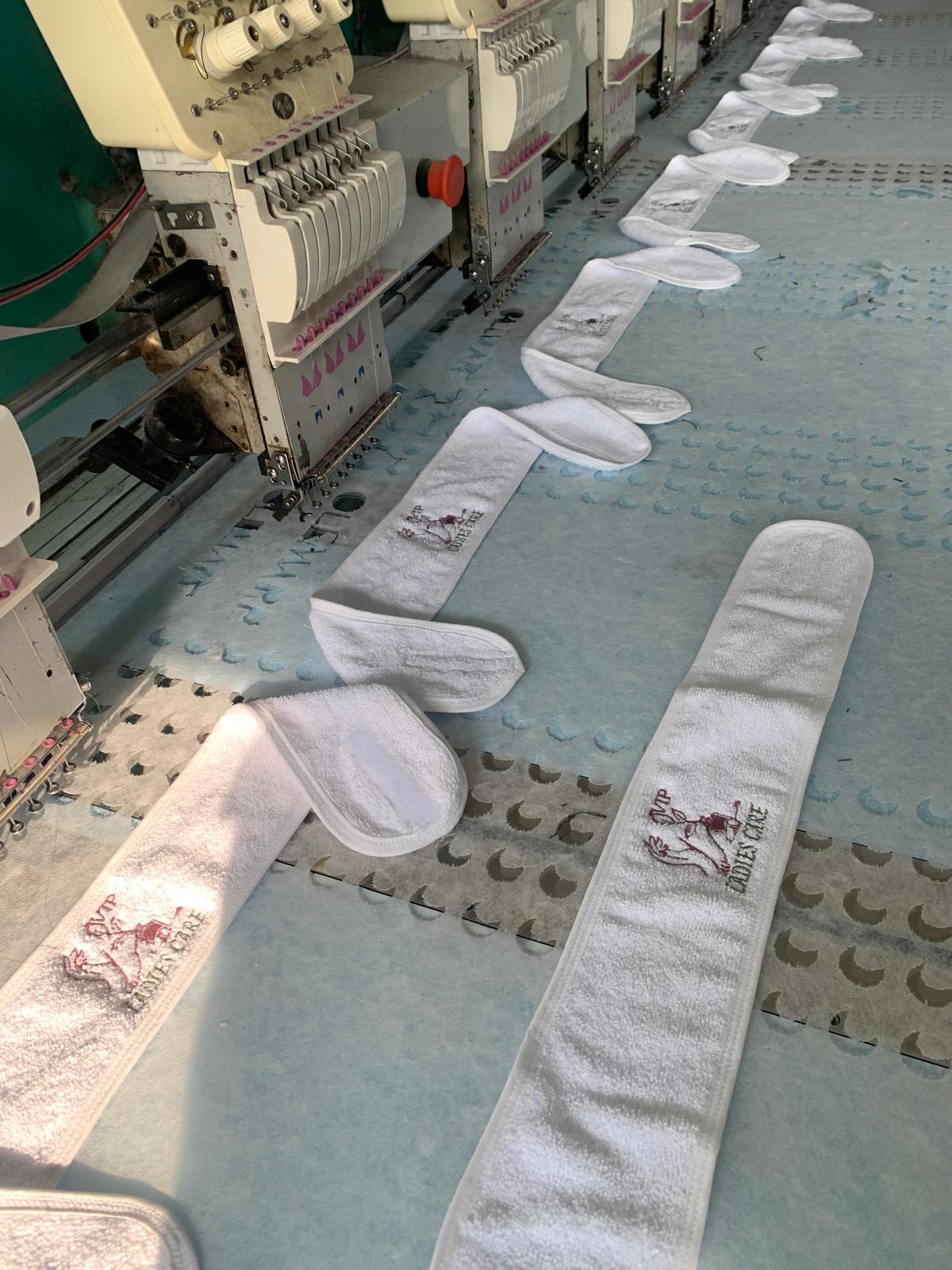 Logolu Cilt bakım ve güzellik merkezi, bayan kuaför salonu, medikal saglık klinik, vücut geliştirme salonu, masaj salonu vücut havlusu, saç havlusu, saç bandı (bandajı)