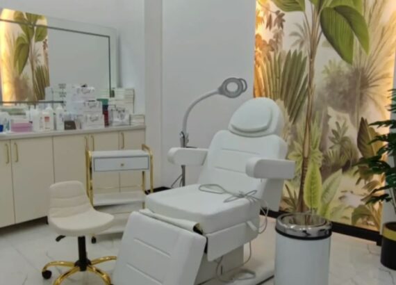 Dermatoloji klinikleri, güzellik merkezleri ve estetik salonları için özel olarak tasarlanmış 3 motorlu dermatoloji ve cilt bakım koltuk modelleri